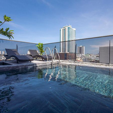 Hsuites Riverside Hotel And Apartment Дананг Екстериор снимка